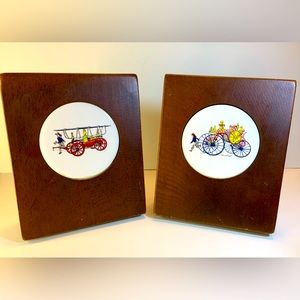 Set Of 2 The Colonial Peddler Firefighter & Horse Drawn Engines Wooden Bookends